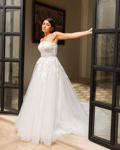 STRAPLESS BRIDAL TULLE BALLGOWN WITH EMBROIDERY DETAILS