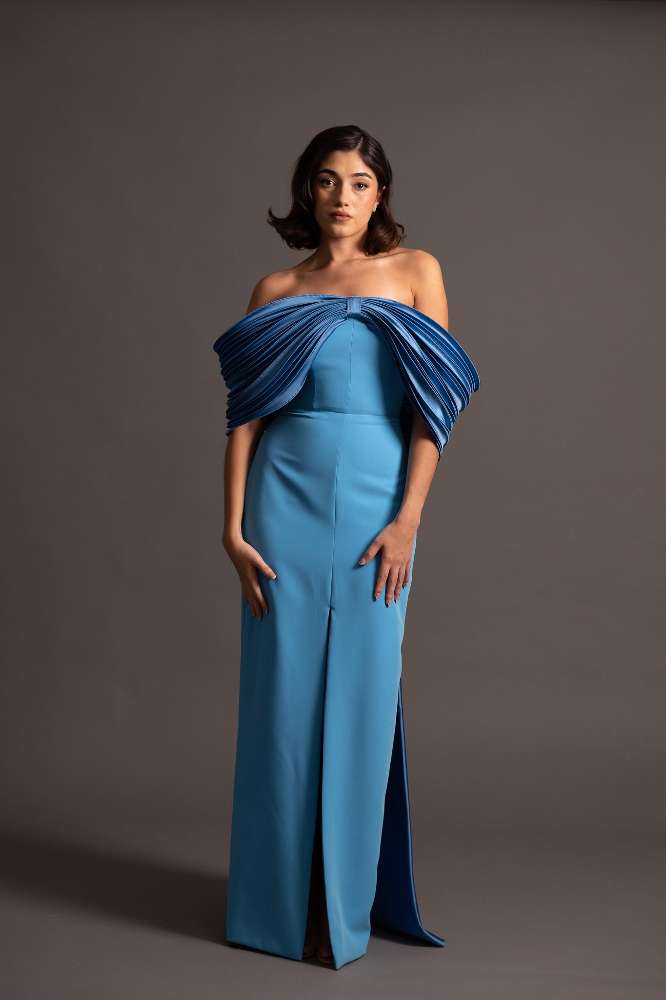RAINE SIMPLE GOWN IN BLUE
