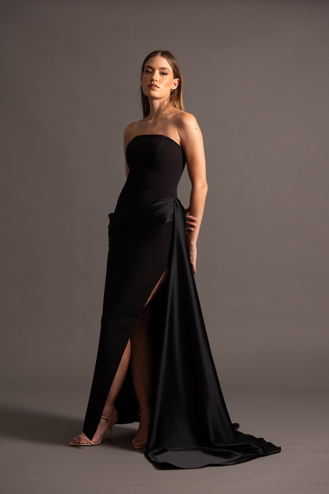 RUE GOWN IN BLACK