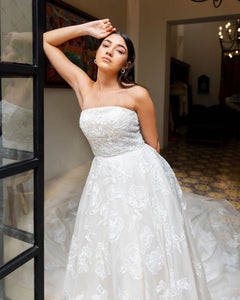 BRIDAL ORGANZA BALLGOWN WITH EMBROIDERY DETAILS