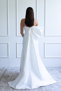 AMBER GOWN IN WHITE