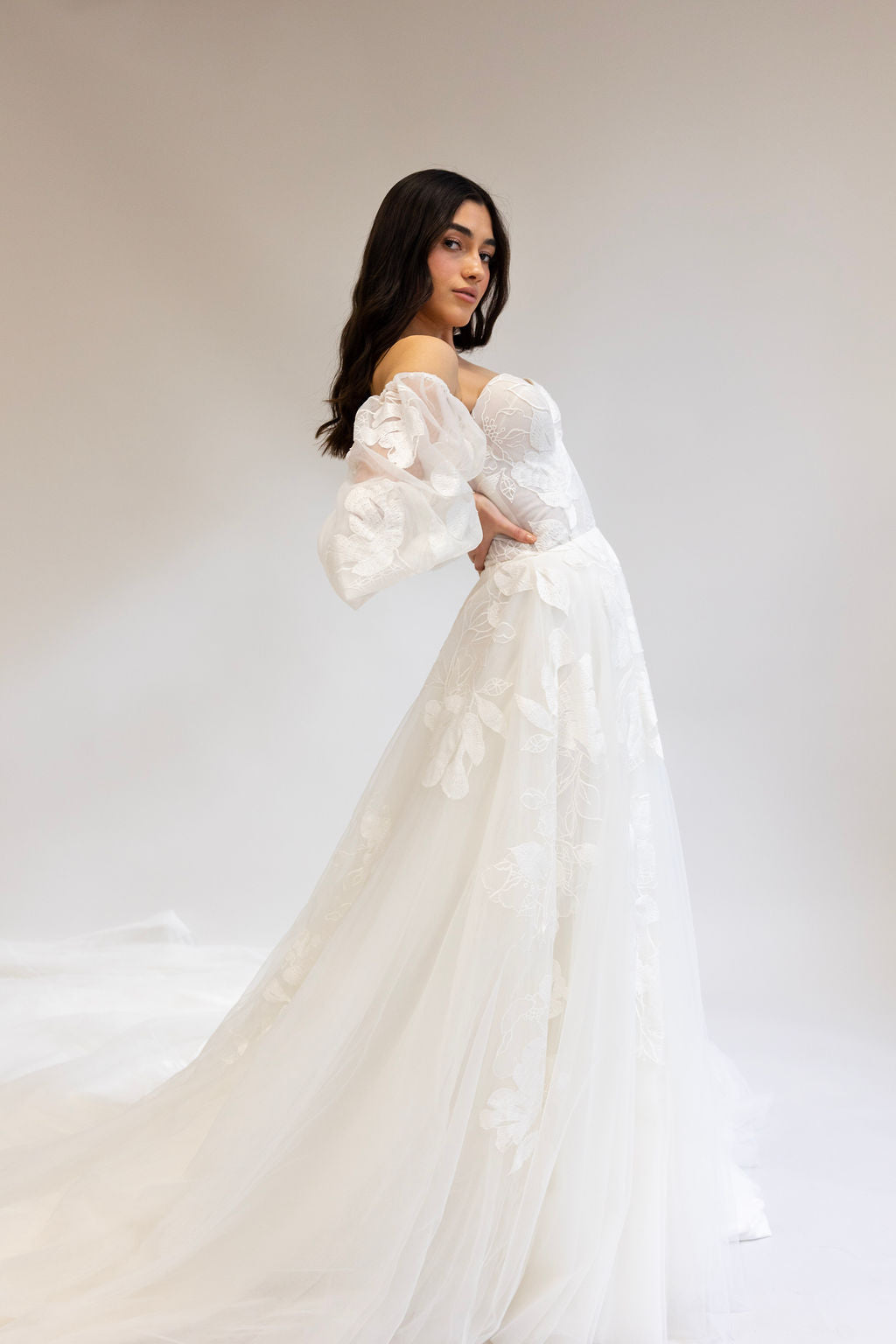 BRIDAL CORSET TOP WITH REMOVABLE SLEEVES BALLGOWN
