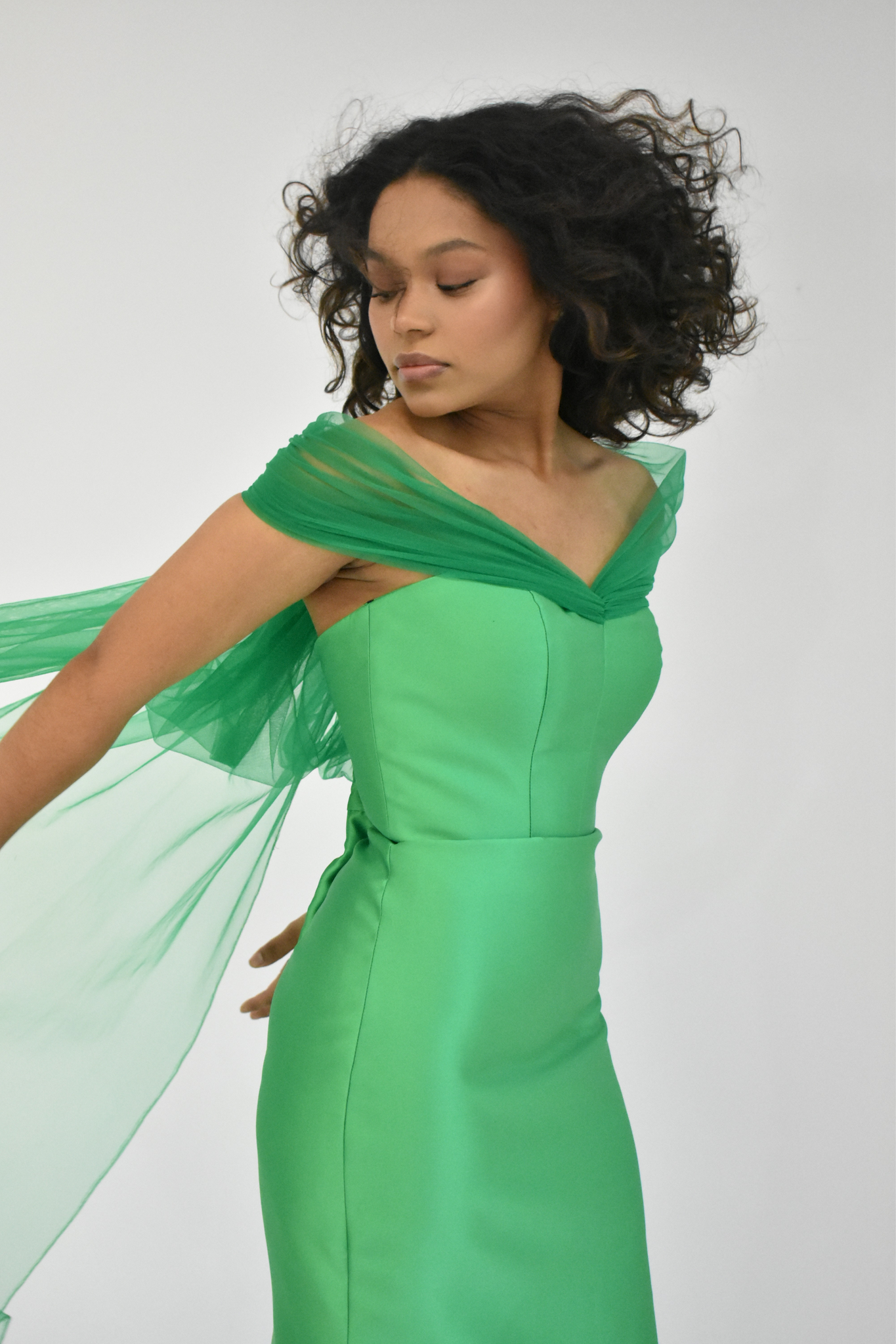 GREEN MIKADO DRESS WITH ADJUSTABLE TULLE SLEEVES & TRAIN