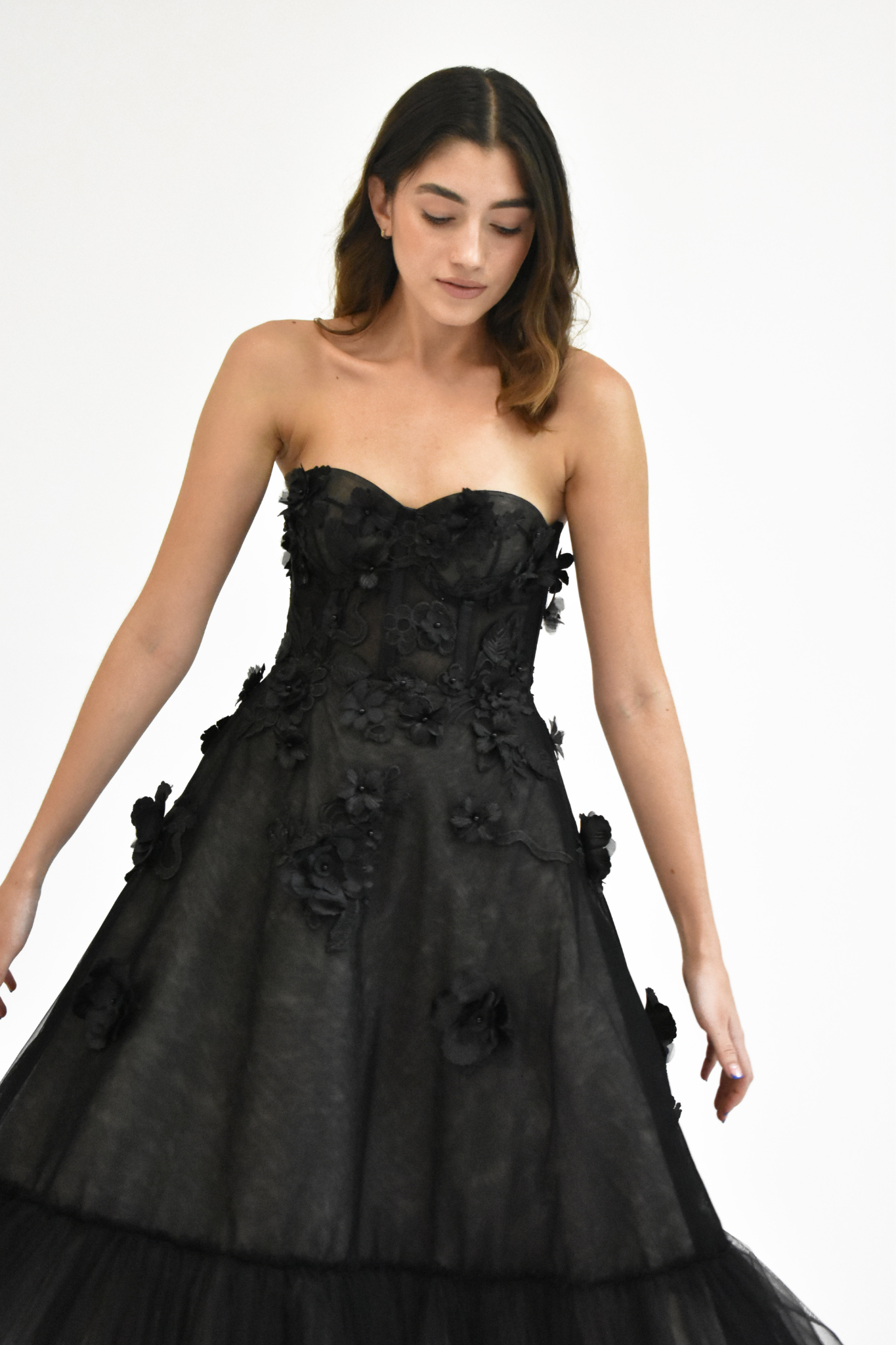BLACK CORSET MIDI TULLE DRESS WITH FLORAL EMBROIDERY DETAILS