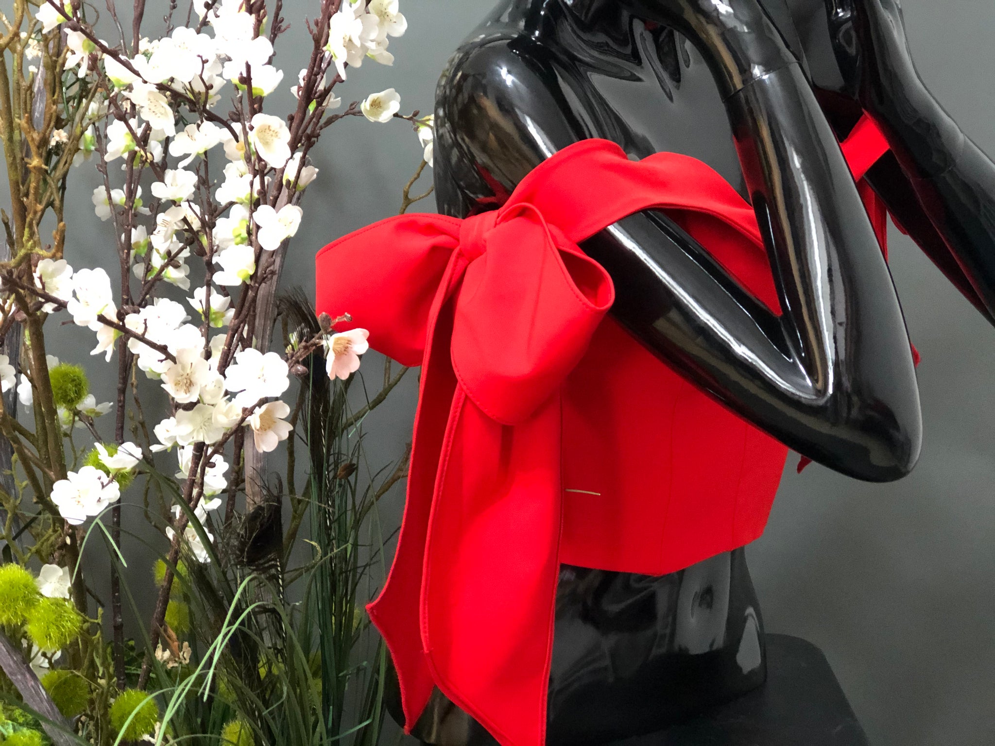 RED BOWS