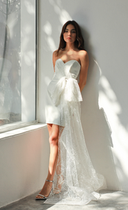 Mini dress with a twist