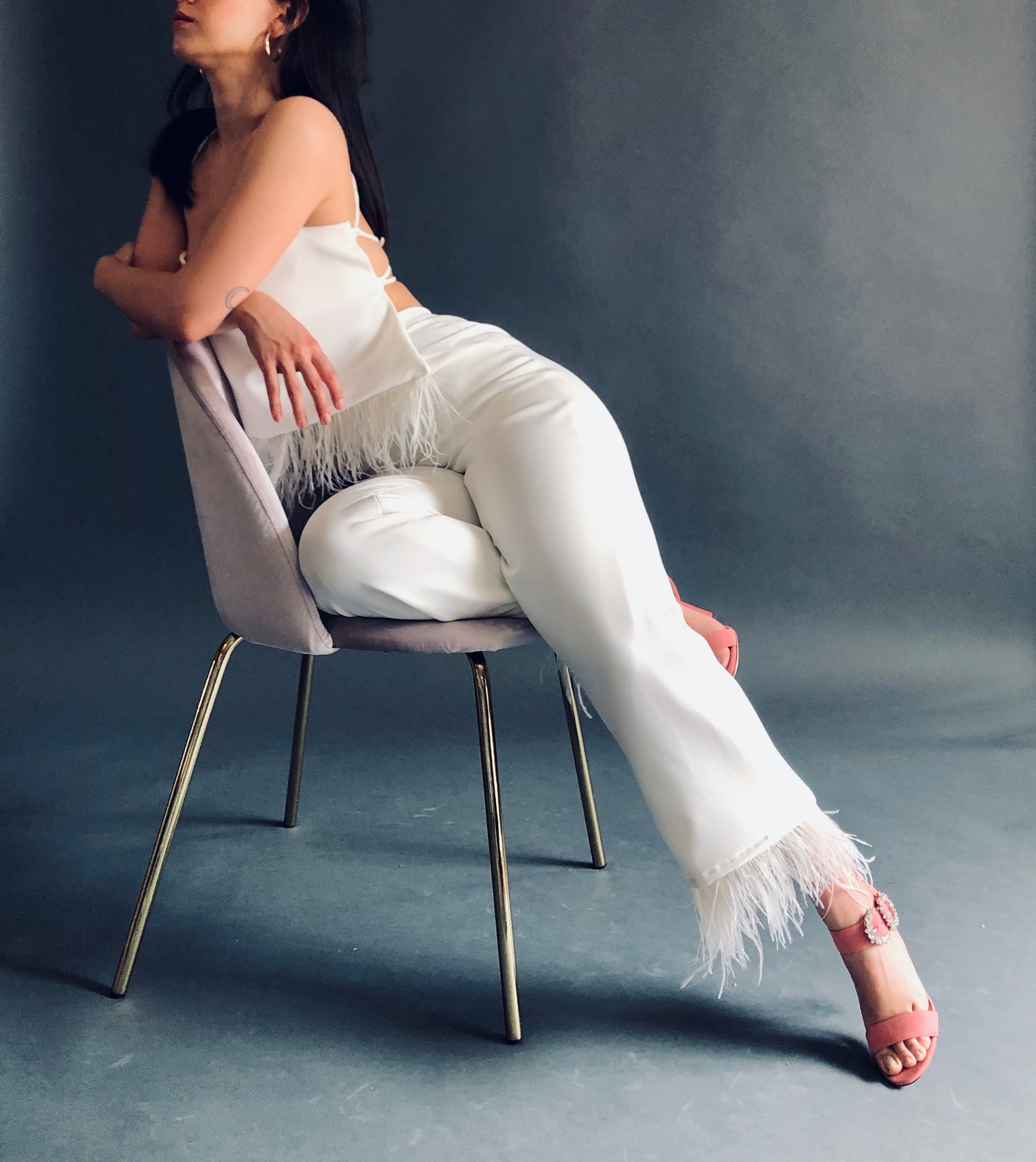 CAPRI PANTS WITH FEATHERS IN WHITE