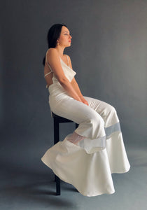 YOUR FAVE FLARE PANTS WITH A TWIST IN WHITE