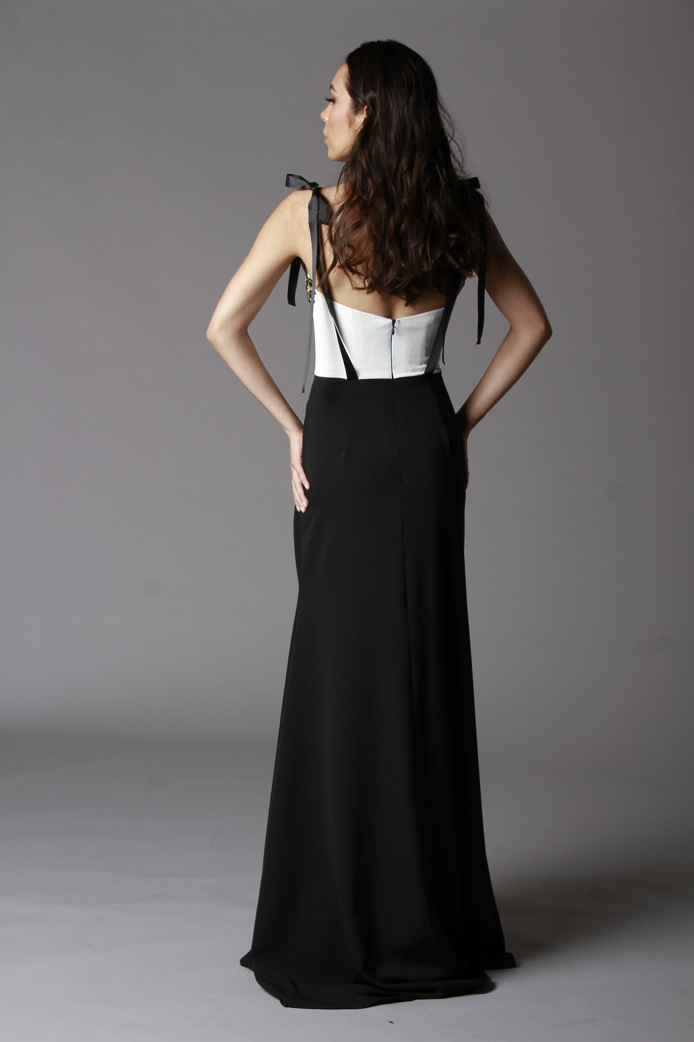 "BEE"UTIFUL BLACK AND WHITE GOWN