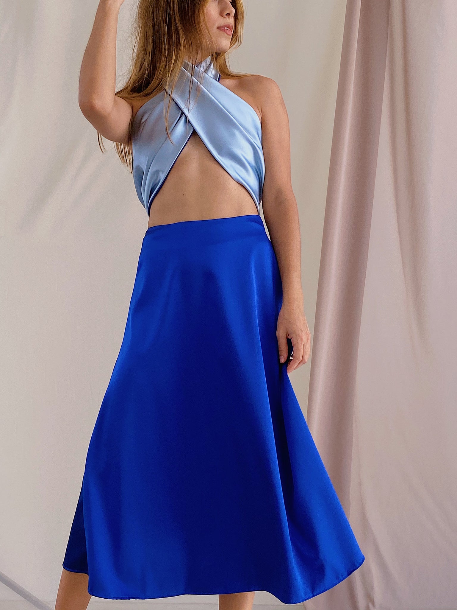 BASIC SATIN SKIRT IN ELECTRIC BLUE