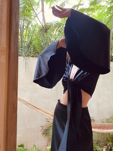 BASIC BOHO TOP IN BLACK